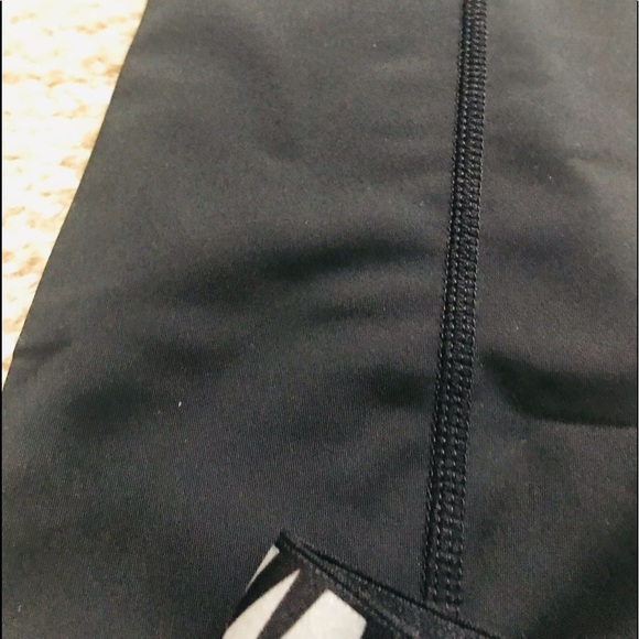 Armani Exchange Leggings / Yoga Pants - Picture 7 of 11